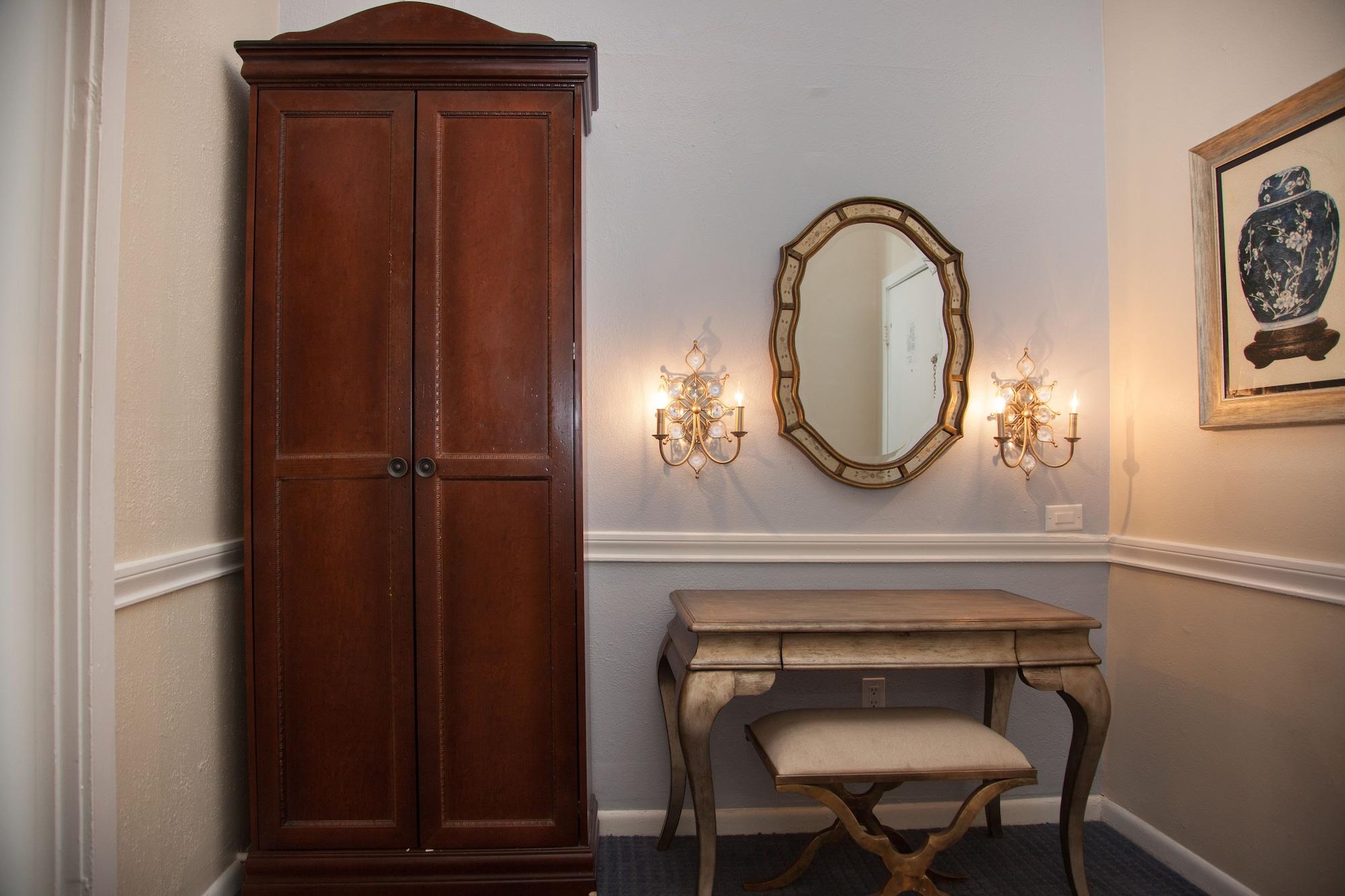 Hotel St. Pierre French Quarter Ню Орлиънс Екстериор снимка