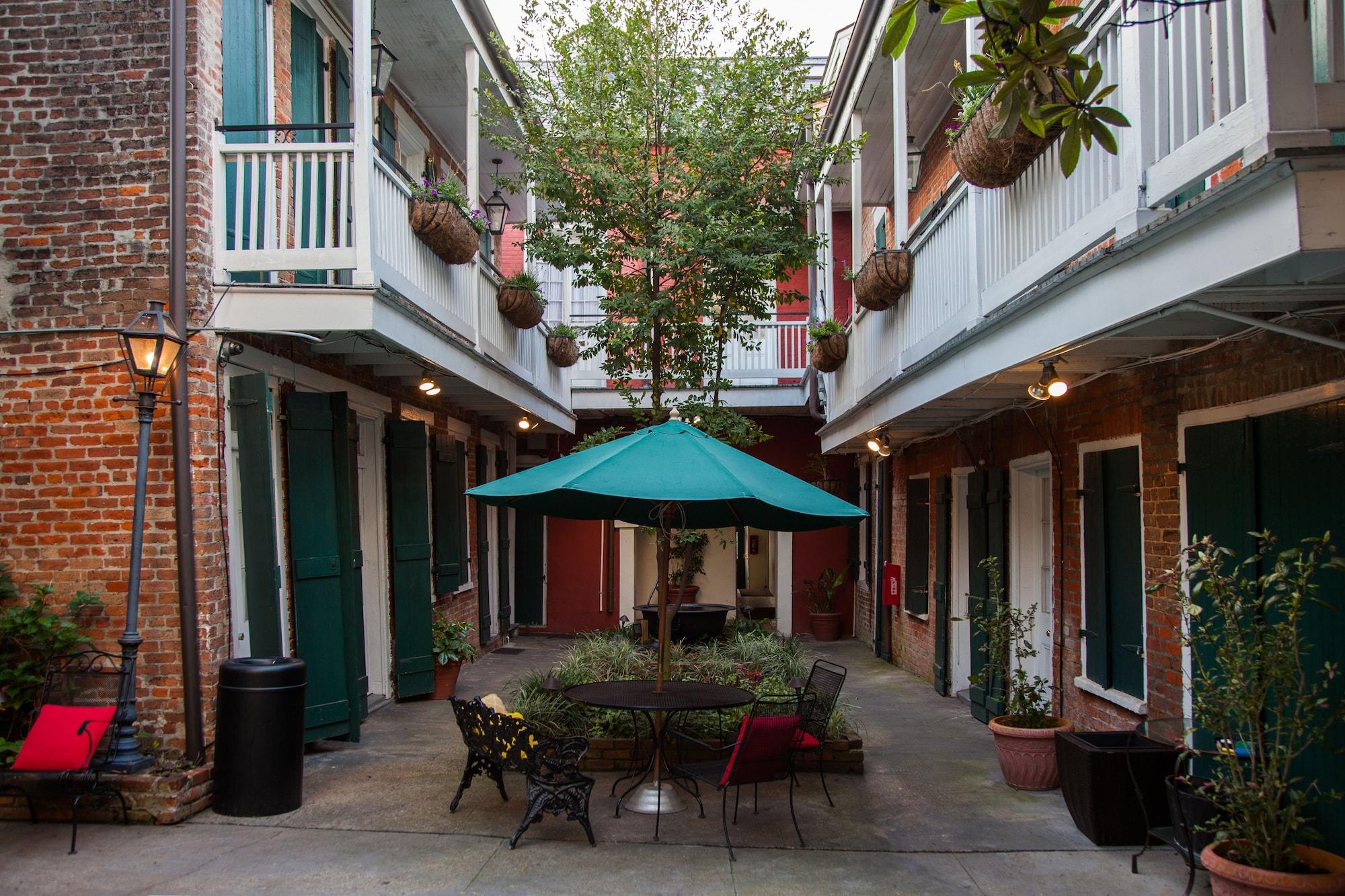 Hotel St. Pierre French Quarter Ню Орлиънс Екстериор снимка