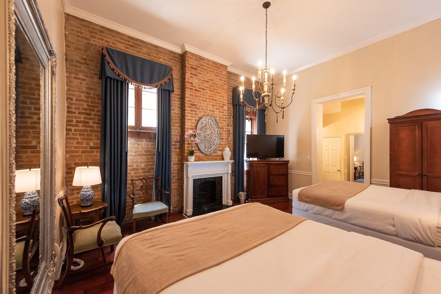 Hotel St. Pierre French Quarter Ню Орлиънс Екстериор снимка