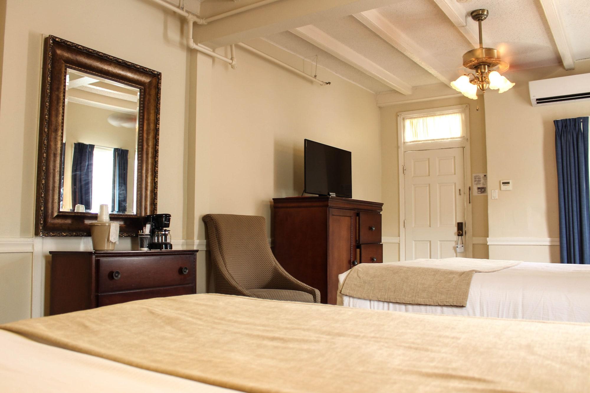 Hotel St. Pierre French Quarter Ню Орлиънс Екстериор снимка