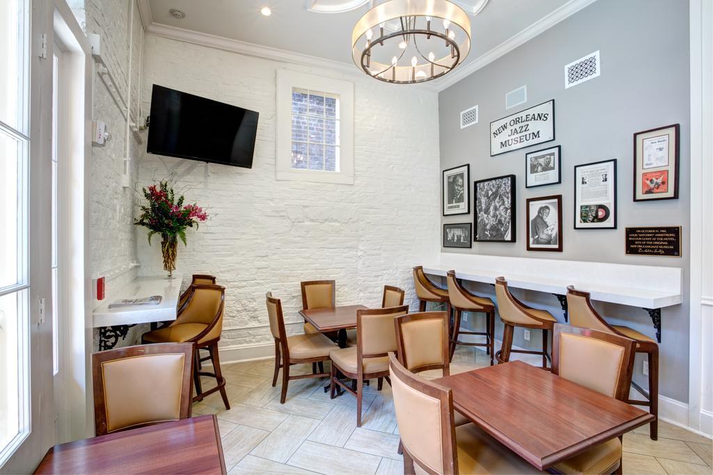 Hotel St. Pierre French Quarter Ню Орлиънс Екстериор снимка